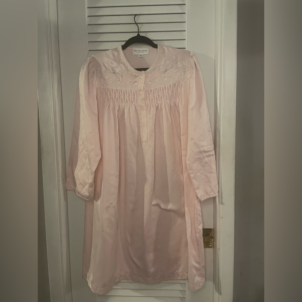 Miss Elaine Petite Small PS, Pink Long Sleeved Nightgown/ Housedress